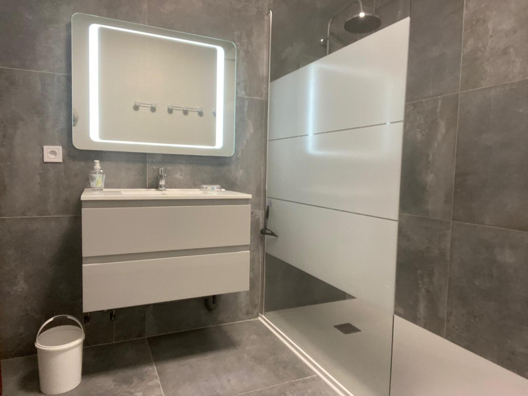 Spacious Flat Close To The Railway Station Troyes Room photo