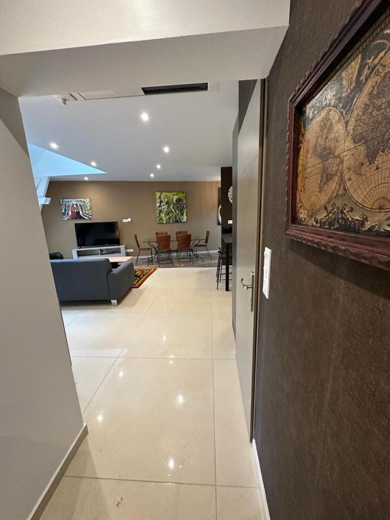 Spacious Flat Close To The Railway Station Troyes Room photo
