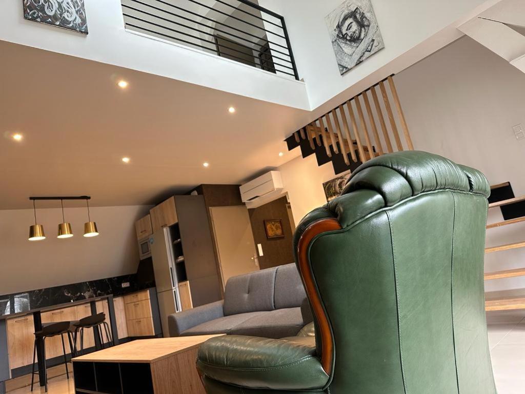 Spacious Flat Close To The Railway Station Troyes Room photo