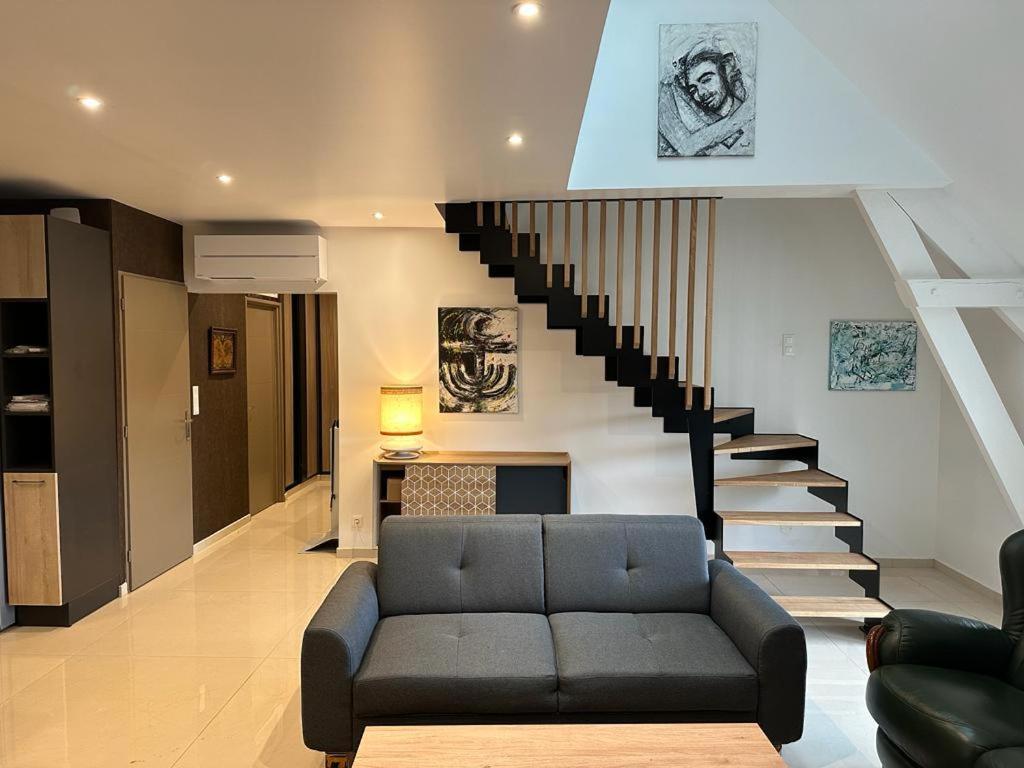 Spacious Flat Close To The Railway Station Troyes Room photo