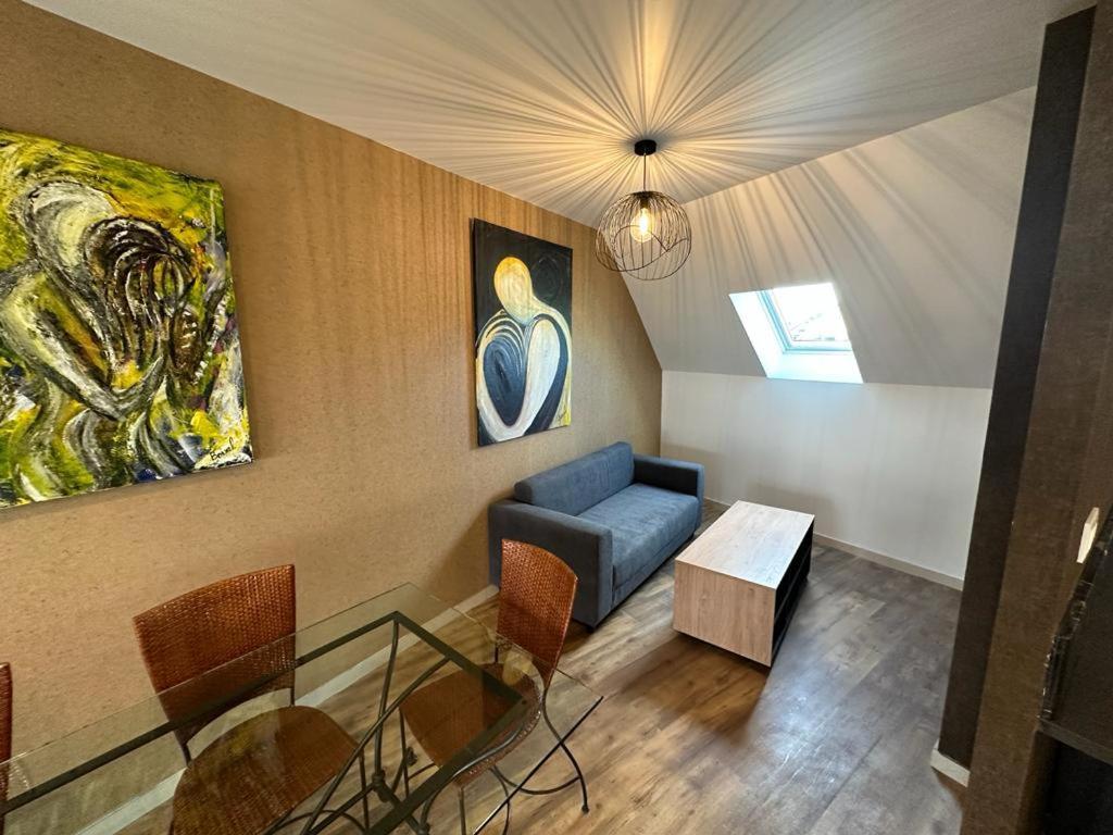 Spacious Flat Close To The Railway Station Troyes Room photo